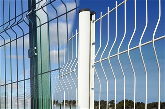 Powder coated bending wire mesh fence fixed with peach post